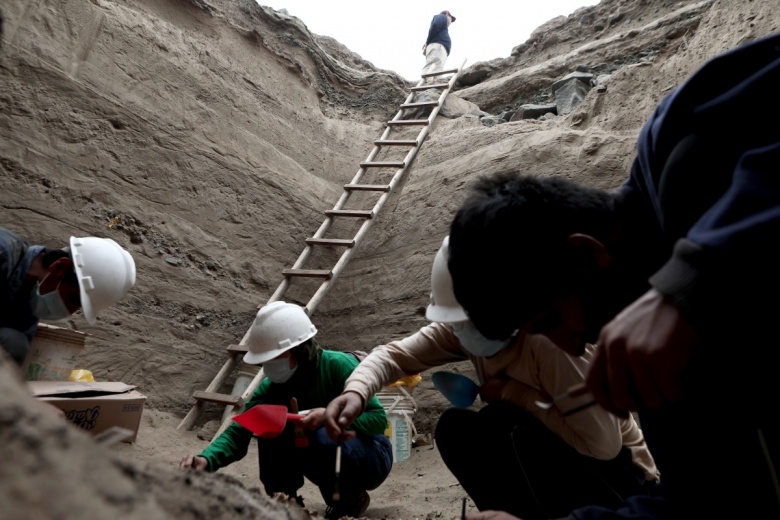 Peru'da arkeologlar And Haçı ve 3 bin 500 yıllık İnka mezarları buldu