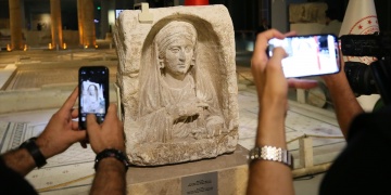 Zeugmadan kaçırılan 2200 yıllık mezar steli Venedikten geri getirildi