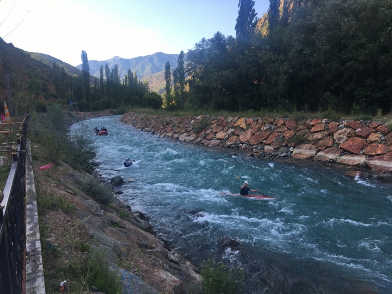 Yusufeli Baraj Gölü ve Tekkale Köyü Kalesi