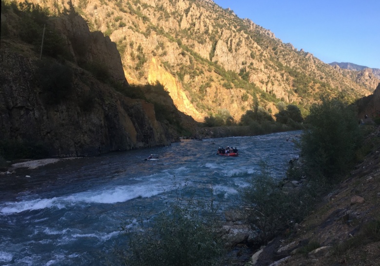 Yusufeli Baraj Gölü ve Tekkale Köyü Kalesi