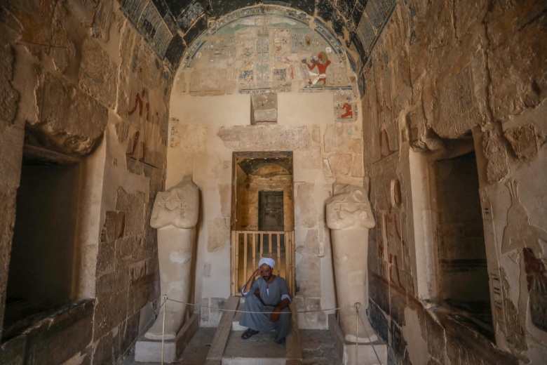 Kadın firavunu Hatşepsut'un Luksor'daki tapınağı