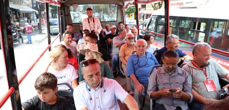 Düzce, turizm aracı Gez Gör Otobüsünü basın mensuplarına tanıttı