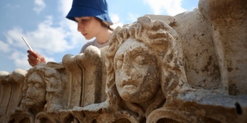 Prusias ad Hypium Antik Kentinde kollar restorasyon ve müze için sıvanıyor