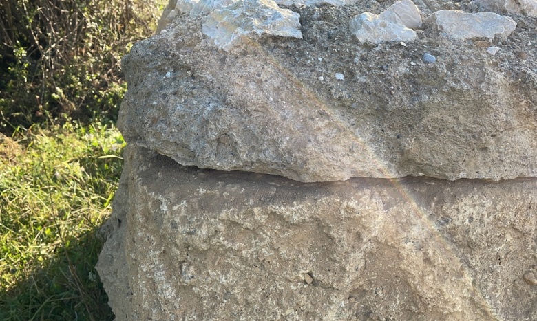 İşte Bolu'nun Mudurnu ilçesinde görenlerin lahit olduğunu sandığı oluşum