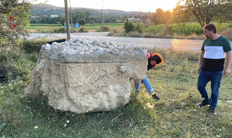 İşte Bolu'nun Mudurnu ilçesinde görenlerin lahit olduğunu sandığı oluşum