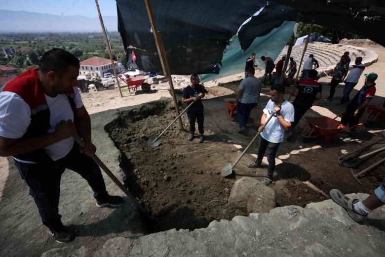 Antik Kentin müzisyen işçileri arkeolojik alan konserleri ile çalışanları mest ediyor