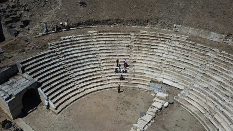 Antik Kentin müzisyen işçileri arkeolojik alan konserleri ile çalışanları mest ediyor