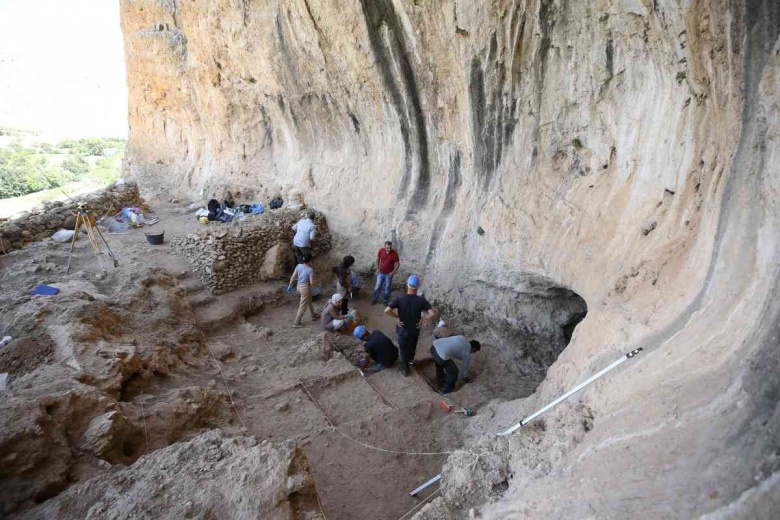 Mardin'in Gurs Vadisi'ndeki Uluköy Mağarası'nda arkeolojik kurtarma kazısı yapılıyor