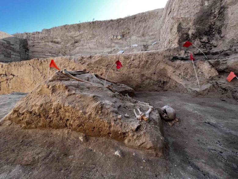 Van'daki Ayanis Kalesi 2023 yılı arkeoloji kazılarından fotoğraflar ve bulunan iskelet