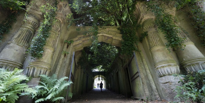 Londranın turistik, mistik ve korkunç şehir efsaneleri mekanı: Highgate Mezarlığı
