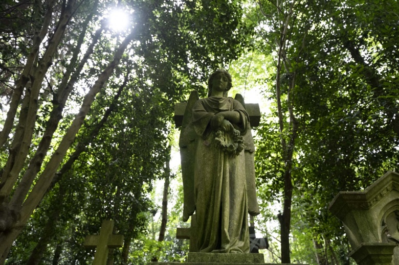 Londra'nın turistik, mistik ve korkunç şehir efsaneleri mekanı: Highgate Mezarlığı