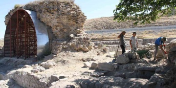 Temelleri aranan Tarihi Selçuklu Sarayında taş üstünde taş bırakılmamış