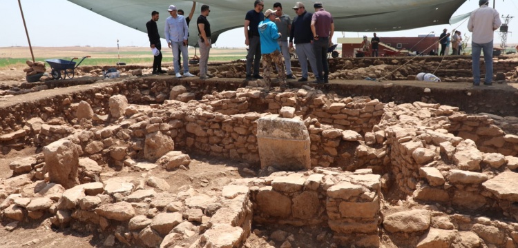 Sefertepe'de çalışan arkeologlara Kaymakam ve Belediye başkanı morali