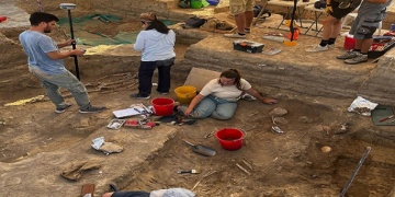 Arkeolojik bulgulara göre Kıbrısın Larnaka kentinde Tunç Çağında bir ticaret merkezi vardı