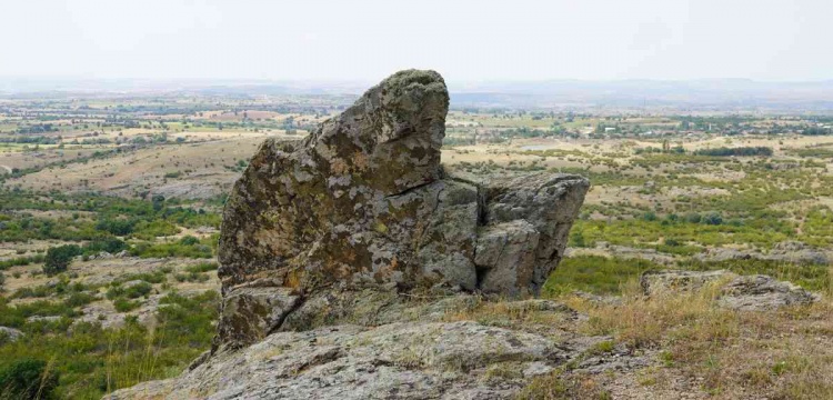 Traklara ait 4 bin yıllık Çöke Kutsal Kaya Anıtı'nın korunması isteniyor