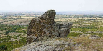 Traklara ait 4 bin yıllık Çöke Kutsal Kaya Anıtının korunması isteniyor