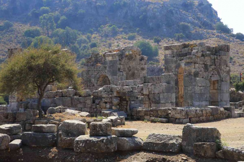 Kaunos Antik Kenti'nden kuşbakışı ve yer bakışı manzaraları