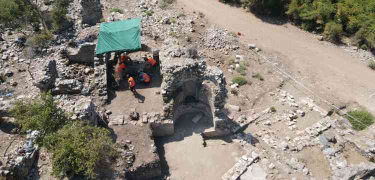 Kaunos antik kentinde Fatih dönemi sikkeleri ve cami olduğu sanılan bir yapı keşfedildi