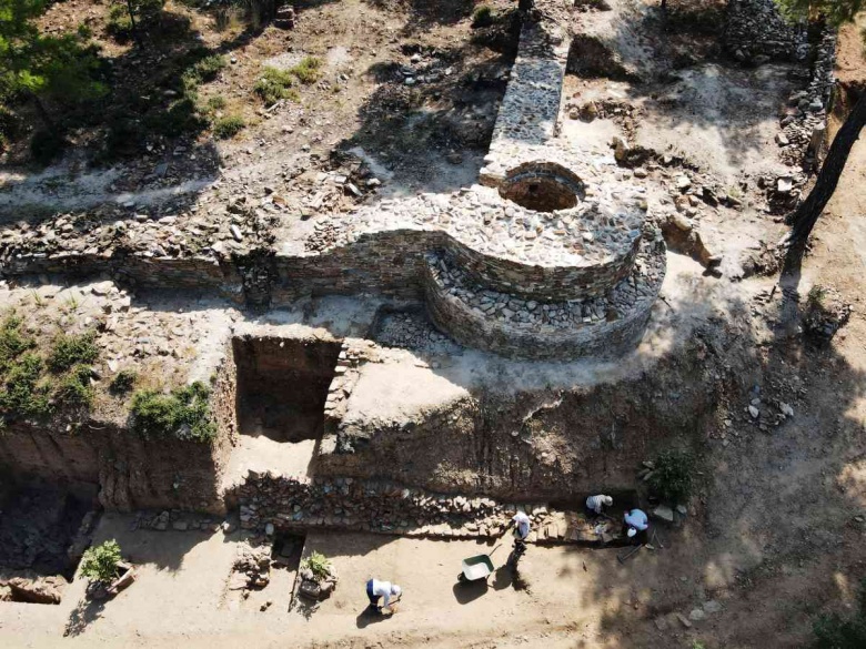 Kavaklıdere'deki Asarcık Tepesi arkeoloji kazıları sürüyor