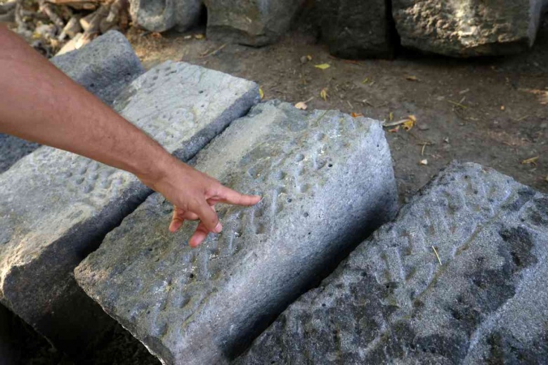 Muş'un Malazgirt ilçesinde toprağa gömülmüş tarihi han ortaya çıkarıldı