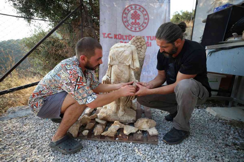 Antalya'daki Syedra Antik Kenti arkeoloji kazılarında Nike heykeli bulundu