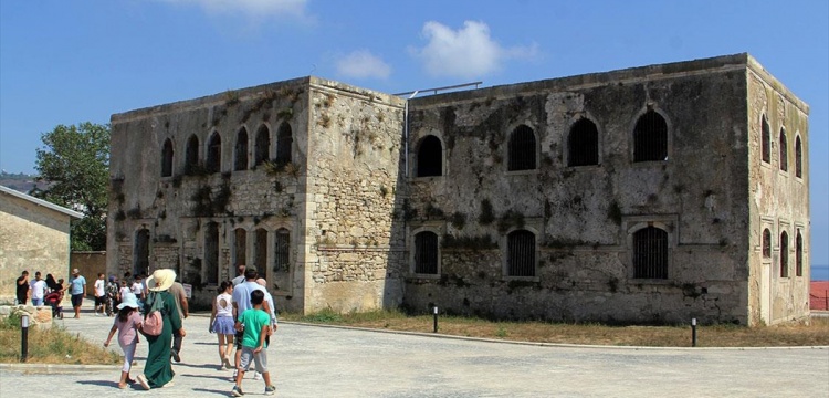 Tarihi Sinop Cezaevi'nin sadece çatısına çıkmak isteyen turistler de varmış!