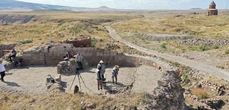 Ani Harabelerinin 5 ayrı noktasında arkeoloji kazısı yapılıyor