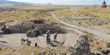 Ani Harabelerinin 5 ayrı noktasında arkeoloji kazısı yapılıyor
