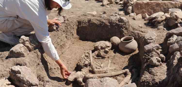 Çayönü'nde 5 sandık mezar daha bulundu, küçük çocukların çömleklere gömülmesi dikkat çekti