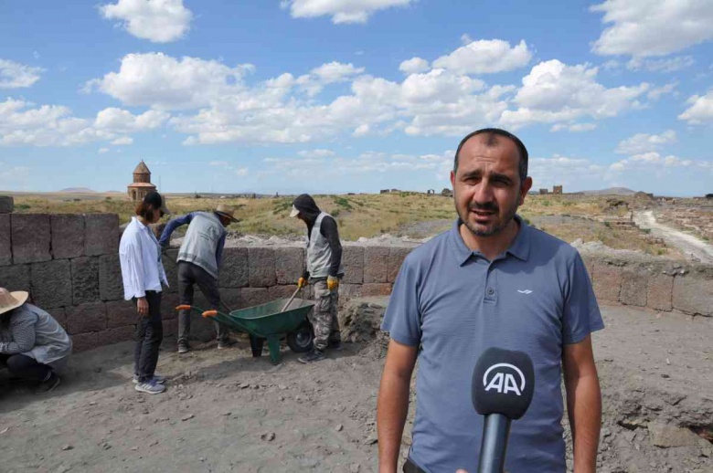 Kars'taki Ani Ören Yeri'nde  5 ayrı noktada arkeoloji kazısı yapılıyor