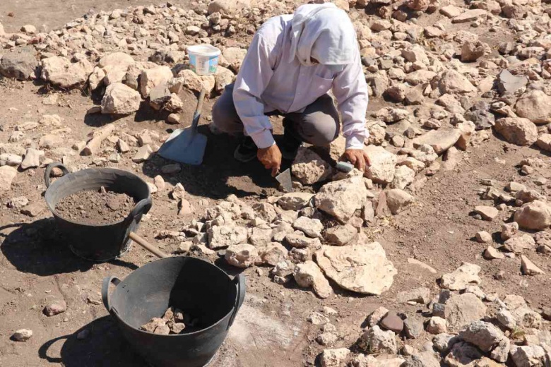 Arkeologlar Çayönü Höyüğünde 5 sandık mezar daha buldu