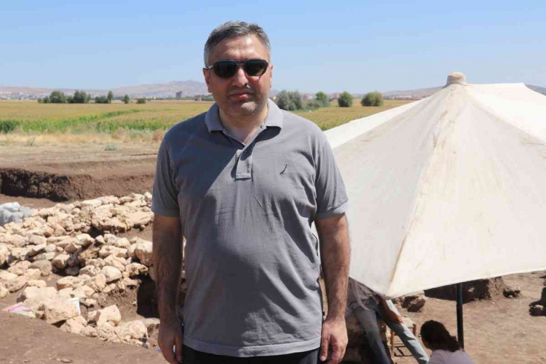 Arkeologlar Çayönü Höyüğünde 5 sandık mezar daha buldu