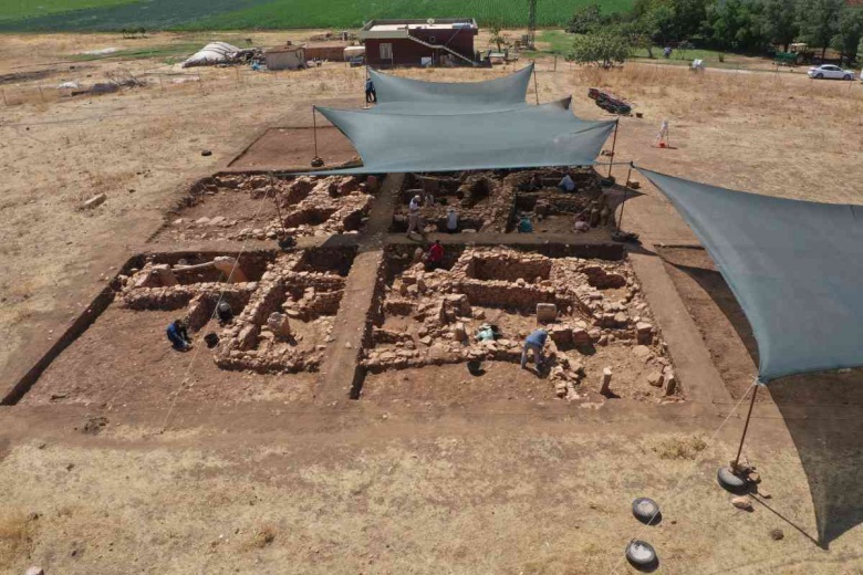 Taş Tepeler Projesi'nin en doğu noktasındaki Sefertepe arkeoloji kazılarından fotoğraflar