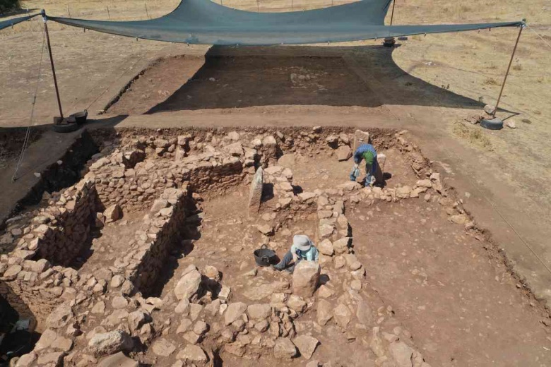 Taş Tepeler Projesi'nin en doğu noktasındaki Sefertepe arkeoloji kazılarından fotoğraflar