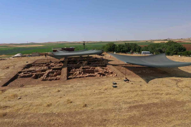 Taş Tepeler Projesi'nin en doğu noktasındaki Sefertepe arkeoloji kazılarından fotoğraflar