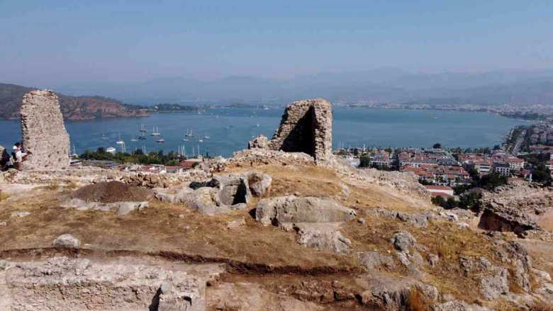 Arkeoloji kazılarının sürdüğü Fethiye kalesinden güncel fotoğraflar