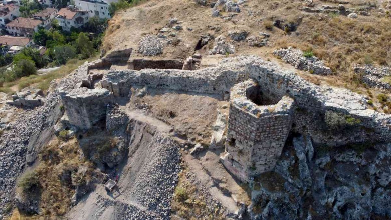 Arkeoloji kazılarının sürdüğü Fethiye kalesinden güncel fotoğraflar