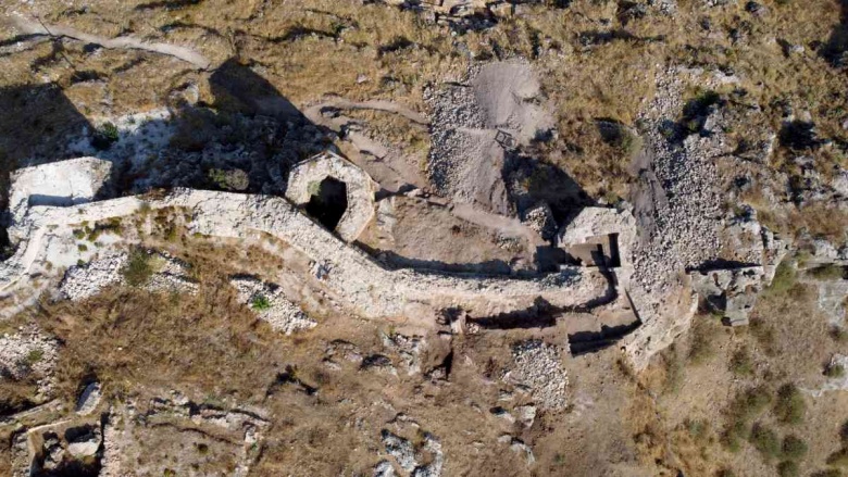 Arkeoloji kazılarının sürdüğü Fethiye kalesinden güncel fotoğraflar