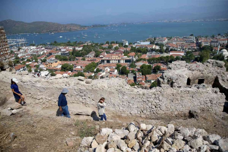 Arkeoloji kazılarının sürdüğü Fethiye kalesinden güncel fotoğraflar