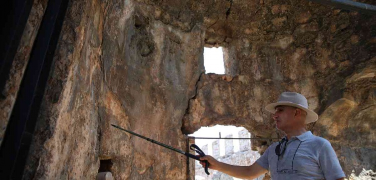 Alanya Kalesi kazıları İçkale'deki şapelde sürüyor