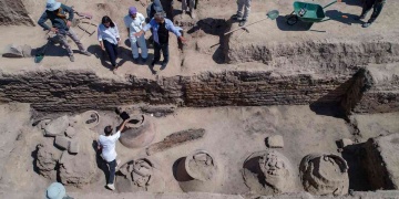 Vanda definecilerden kurtarılan alanda Urartulara ait bir anıt yapı olduğu anlaşıldı