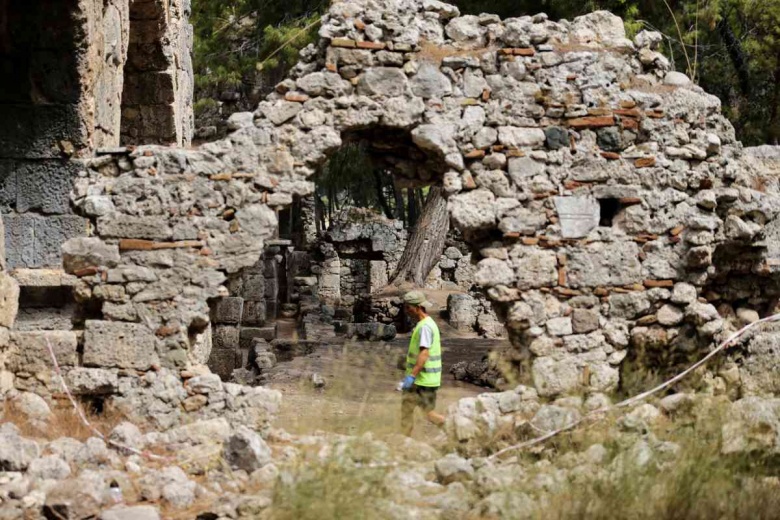 Phaselis Antik Kenti 2023 arkeoloji kazılarından görüntüler