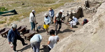 Antik Dorylaion Tepesinde Kurtuluş Savaşında Türk askerlerinin kazdığı siper bulundu
