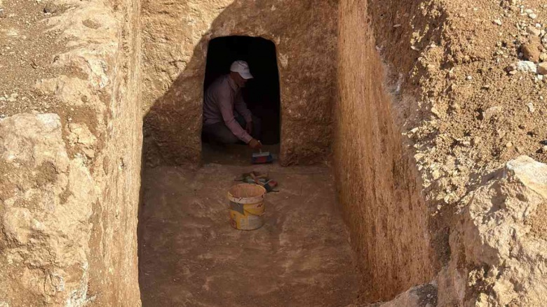 Adıyaman'da kaçak kazı yapılan yerde Roma dönemine ait oda mezarlar bulundu