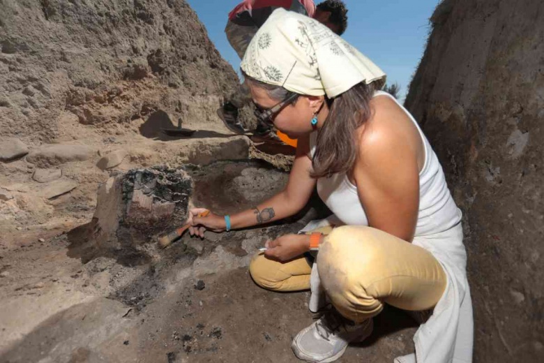 Kütahya'daki Tavşanlı Höyük'te bulunan beyni çürümemiş iskelet ve kazı alanından detaylar