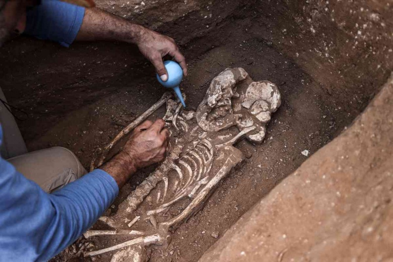 Gazze'deki Roma mezarlığında arkeoloji kazıları ve temizlik çalışmaları sürüypr
