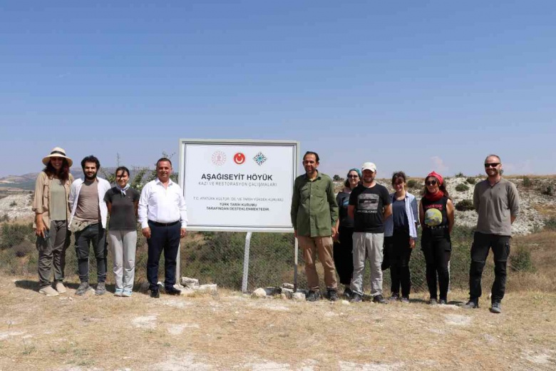 Üç bin 500 yıllık üzüm çekirdeği bulunan Aşağıseyit Höyüğü'nden fotoğraflar