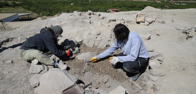 Arslantepe'de Tunç Çağı'na ait silo ve ocaklarla dolu bir çalışma alanı keşfedildi