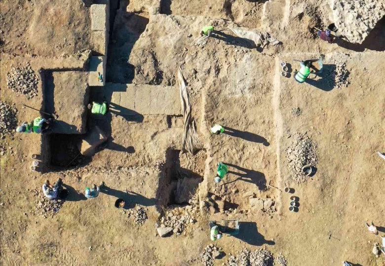 Gaziantep'teki Dülük Antik Kenti kazılarında topraktan adeta mühür baskı püskürüyor