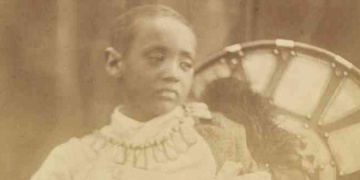 İngiltere 144 yıl önce kaçırdığı Etiyopyalı Prensin naaşını değil bir tutam saçını iade etti